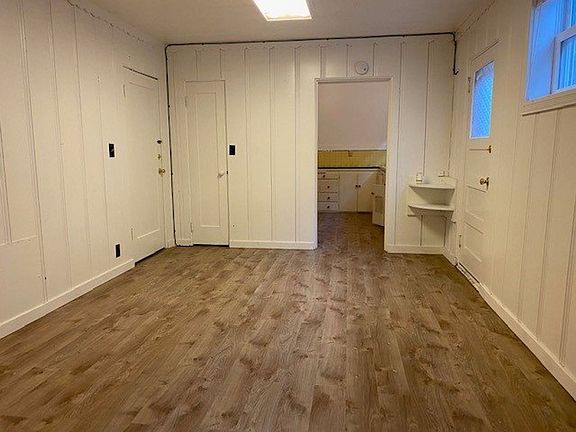 2nd image of 623 Virginia St Unit B