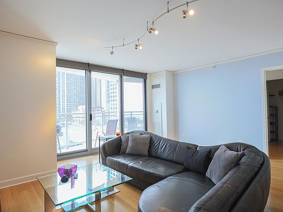 4th image of 450 E Waterside Dr Unit 302