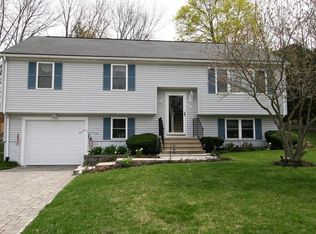 28 Hillside Ave, Haverhill, MA 01835