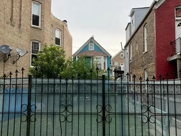 2231 S Sawyer Ave, Chicago, IL 60623