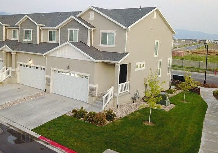 1st image of 237 W Whitewater Dr