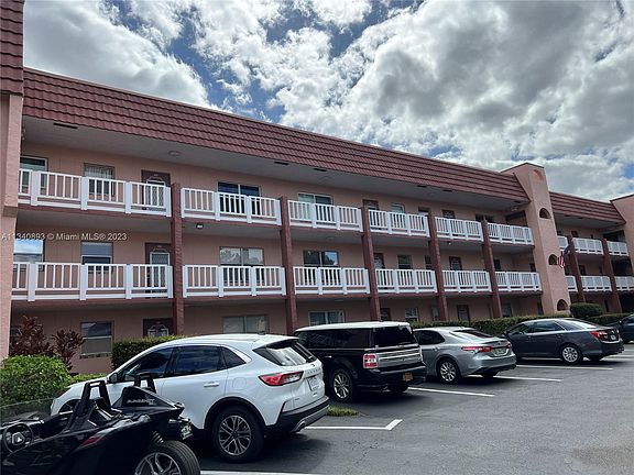 3rd image of 9440 Sunrise Lakes Blvd APT 301