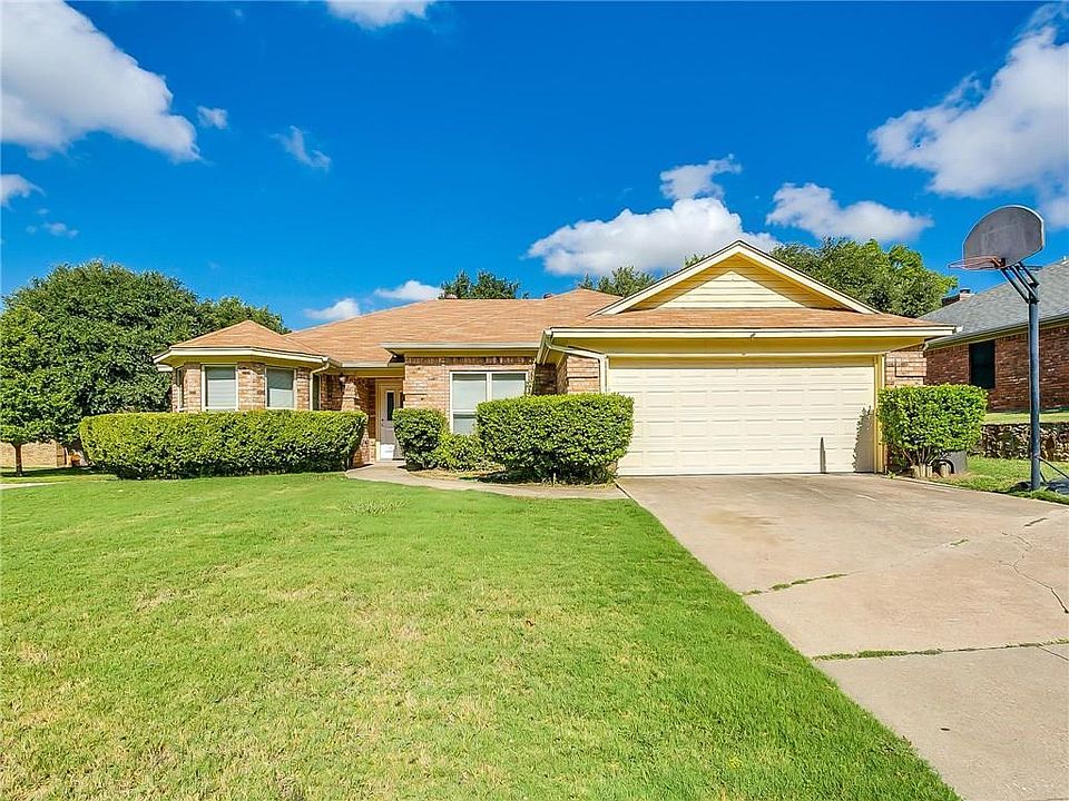 1st image of 416 Scrub Oak Ct