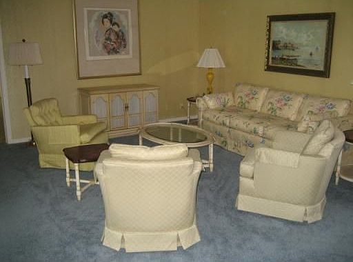 3rd image of 521 S Country Club Dr