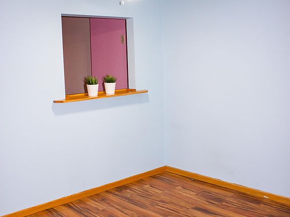 5th image of 143 W Broadway St