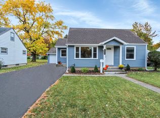 235 Pearl St, Cary, IL 60013