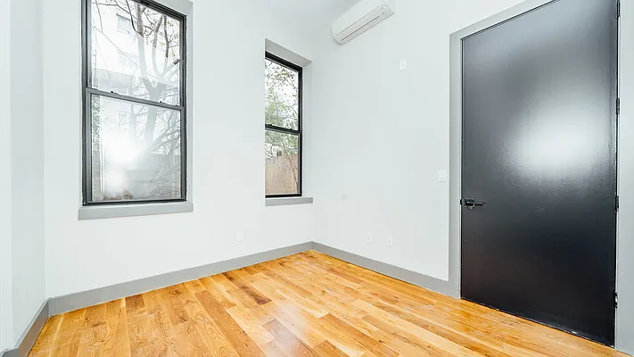 Rented by Nooklyn NYC LLC | media 17