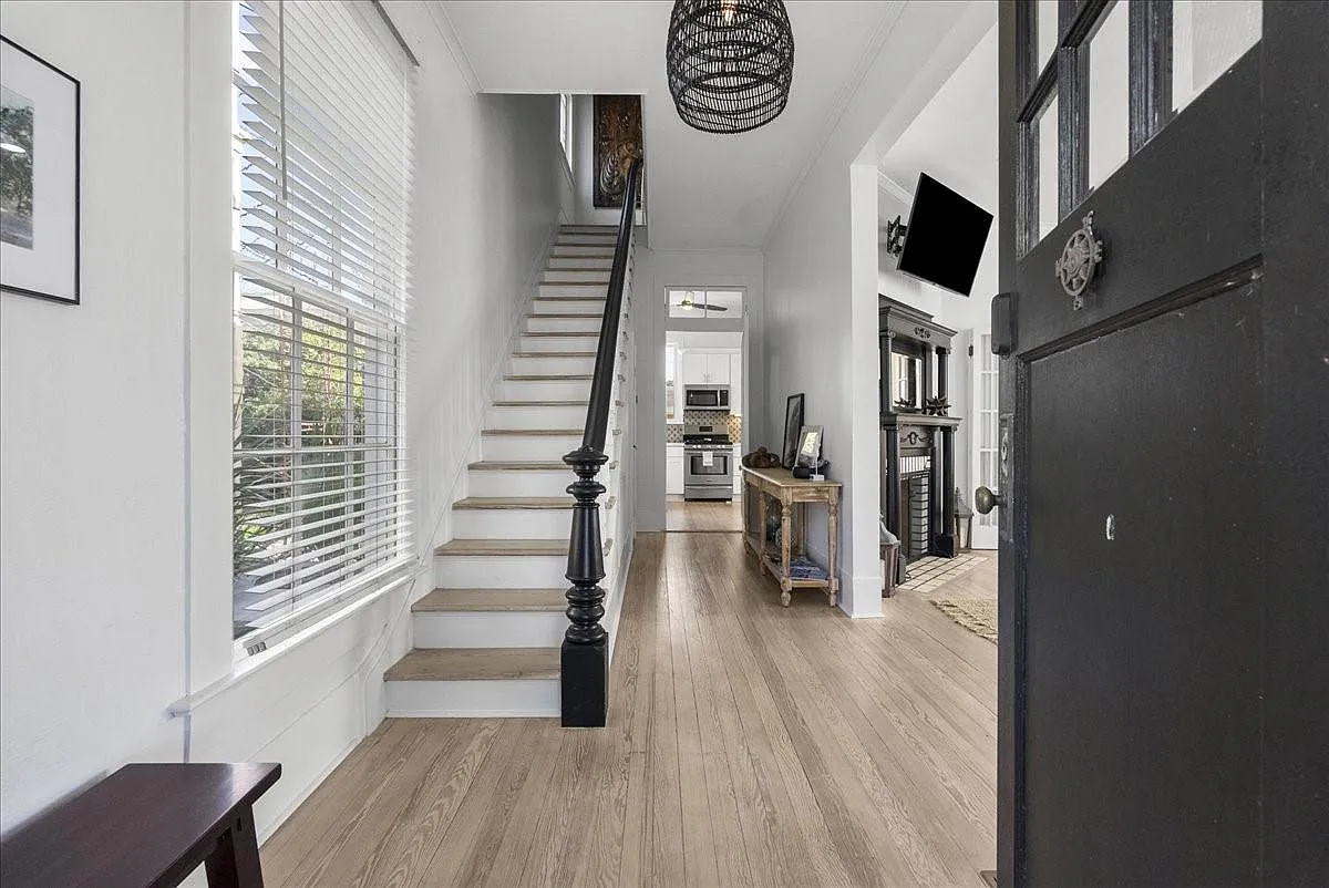 3 bed, 2.5 bath, 1536 sqft, $3,400 — Photo 3