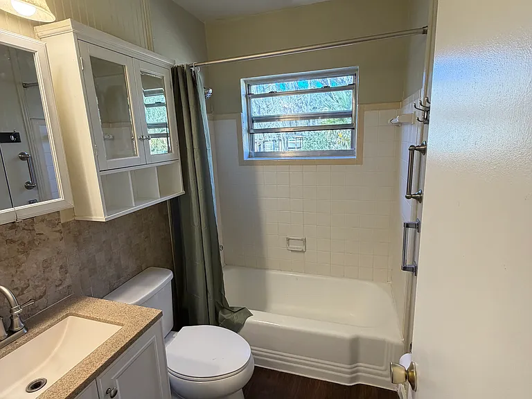 11711 Judge Ave — Photo 7