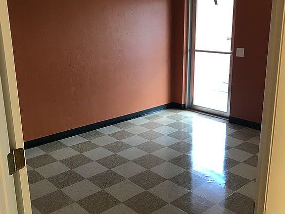 4th image of 1701 Drew St