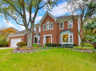 7 Hawkins Cir, Wheaton, IL 60189