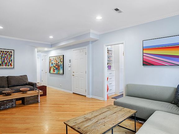 4th image of 1137 W Wrightwood Ave #2