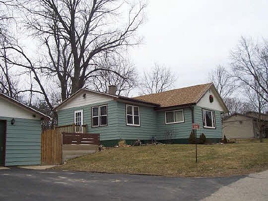 1st image of 8915 N Rockford Ave