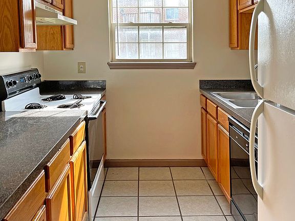 5th image of 2841 Ryan Cir APT 1