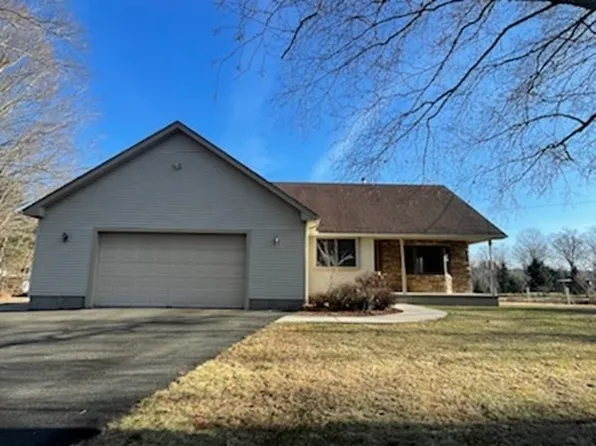 148 Porter St, Granby, MA 01033
