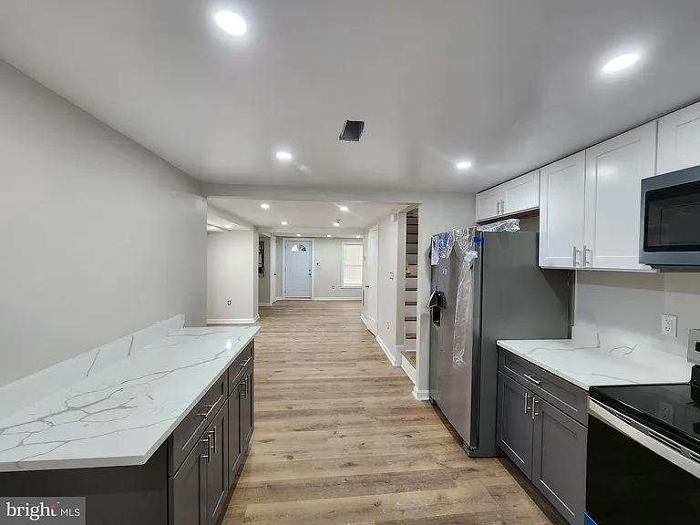 523 Wellesley St — Photo 3