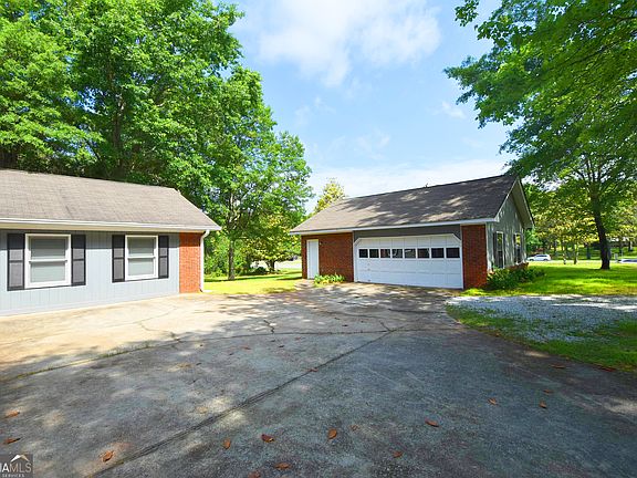 5th image of 98 Woodvalley Dr