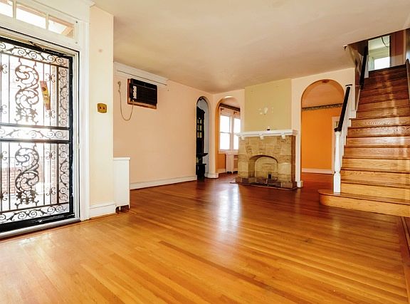 3rd image of 821 Yeadon Ave