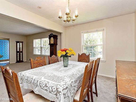 5th image of 6901 W 98th St