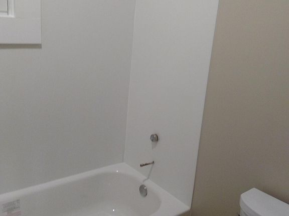5th image of 821 E Vine St