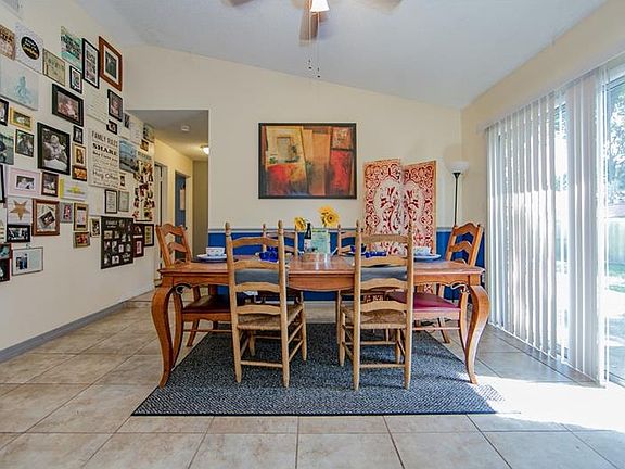5th image of 2405 Oak Hollow Dr