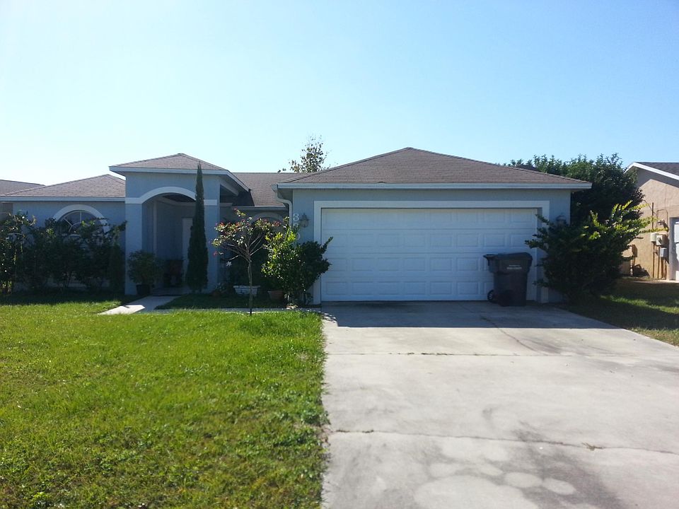 1st image of 320 Clearwater Ln