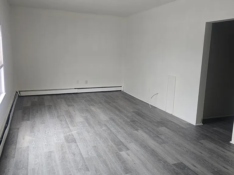 395 Lake Ave — Photo 3