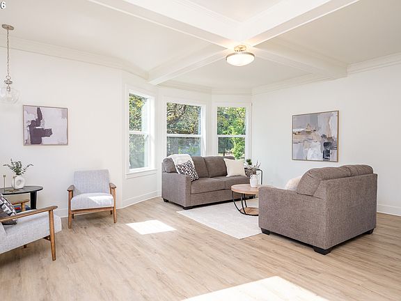 5th image of 8413 NE Hassalo St