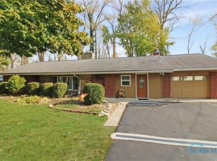 2708 E Sand Rd, Port Clinton, OH 43452