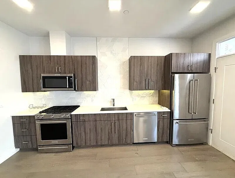 1 bed, 1.0 bath, 644 sqft, $1,768 — Photo 3
