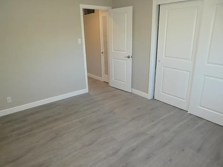 1605 Redwood Ave — Photo 16