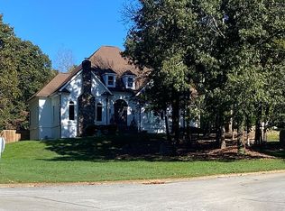 1301 Stonehurst Cir, Ooltewah, TN 37363