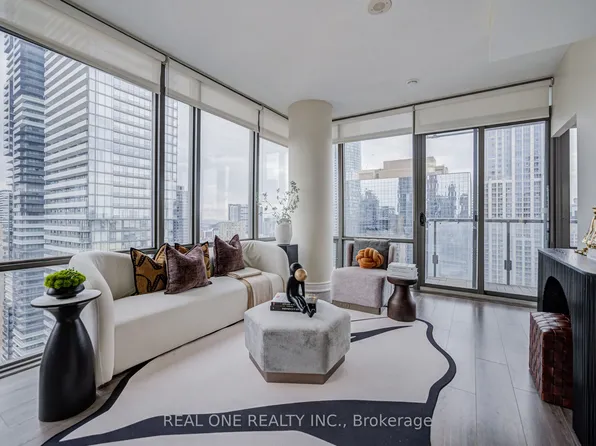 38 Grenville St #3107, Toronto, ON M4Y 1A5