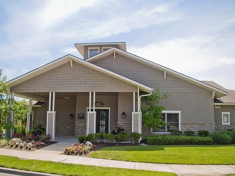 The Manor Homes of Eagle Glen — Photo 18