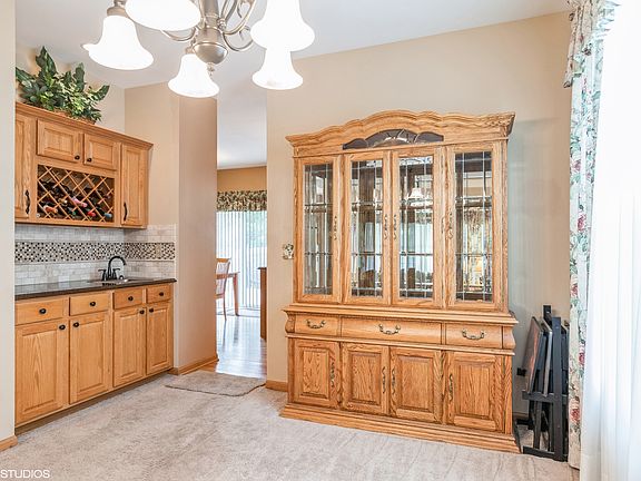 4th image of 9938 Bedford Dr