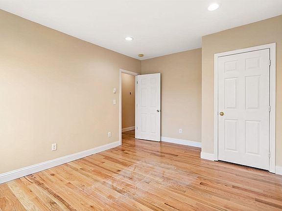 5th image of 570 Washington St #3
