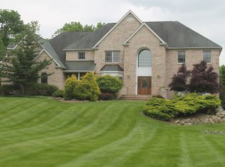 15 Green Farm Rd, Andover, NJ 07821