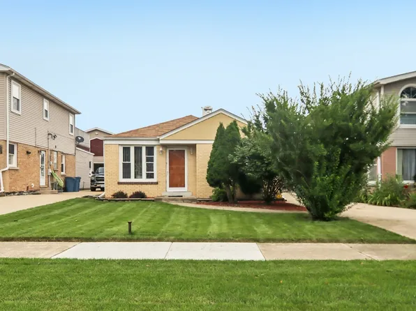 9226 Crescent Dr, Franklin Park, IL 60131