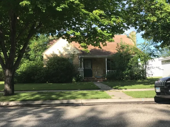 245 Merriam Ave N, Thief River Falls, MN 56701