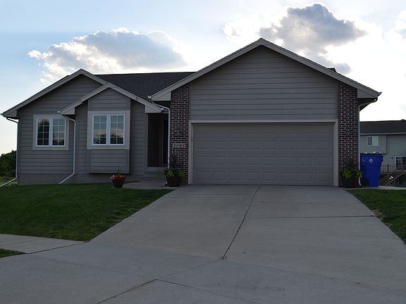 2nd image of 3404 SE Cherry Blossom Dr