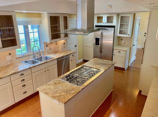 8 Brooks Ave, Newport, RI 02840