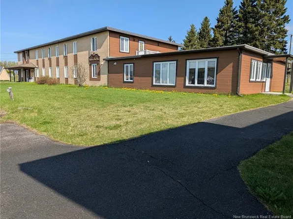 38 Saint Paul St, Kedgwick, NB E8B 2A7