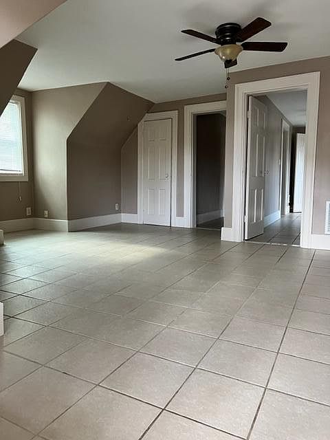 3313 Orleans Dr - Living Room