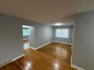 2854 W Glenlake Ave #1W, Chicago, IL 60659