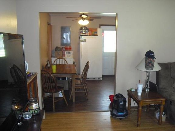 3rd image of 909 Mimosa Ln