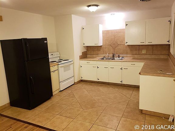 3rd image of 1645 NW 34th Pl
