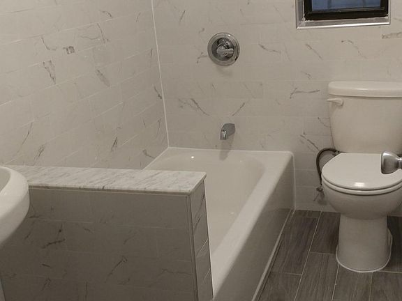 3rd image of 2165 Chatterton Ave APT 2