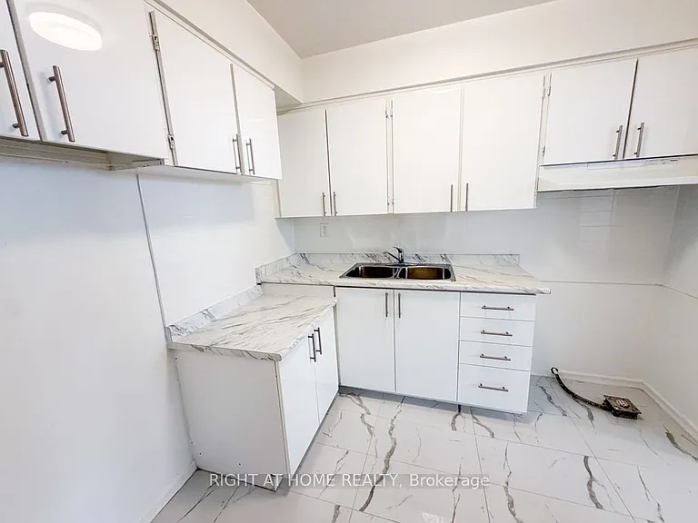 1440 Lawrence Ave W #510 — Photo 12