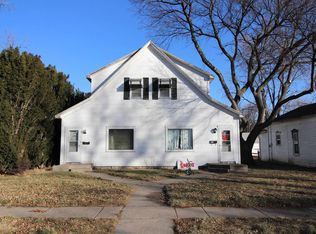 812 Logan St, Holdrege, NE 68949
