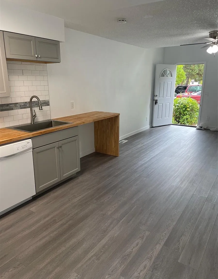 1 bed, 784 sqft, $1,890 — Photo 1